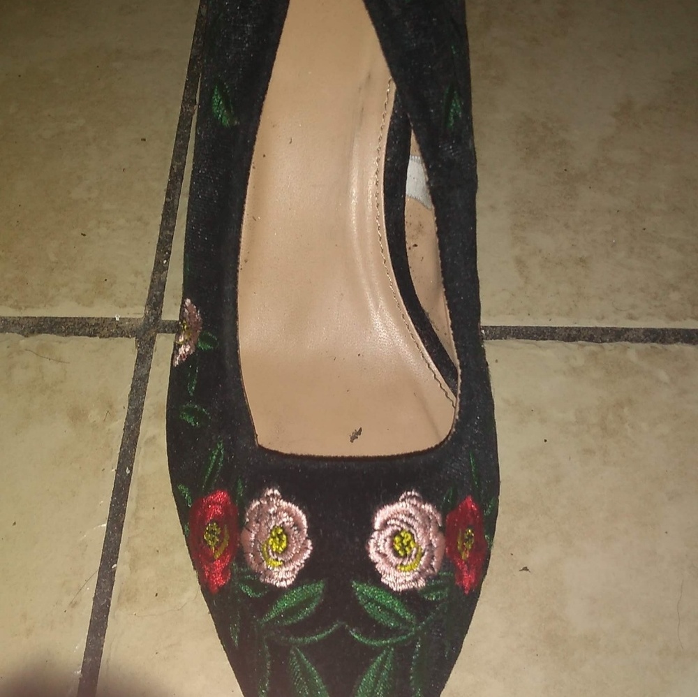 Heels with beautiful flowers